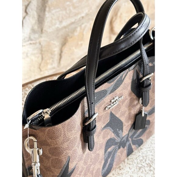 NWT Coach Mollie Tote Bag 25 In Signature Canvas With Bow Print CZ767 - Picture 14 of 14